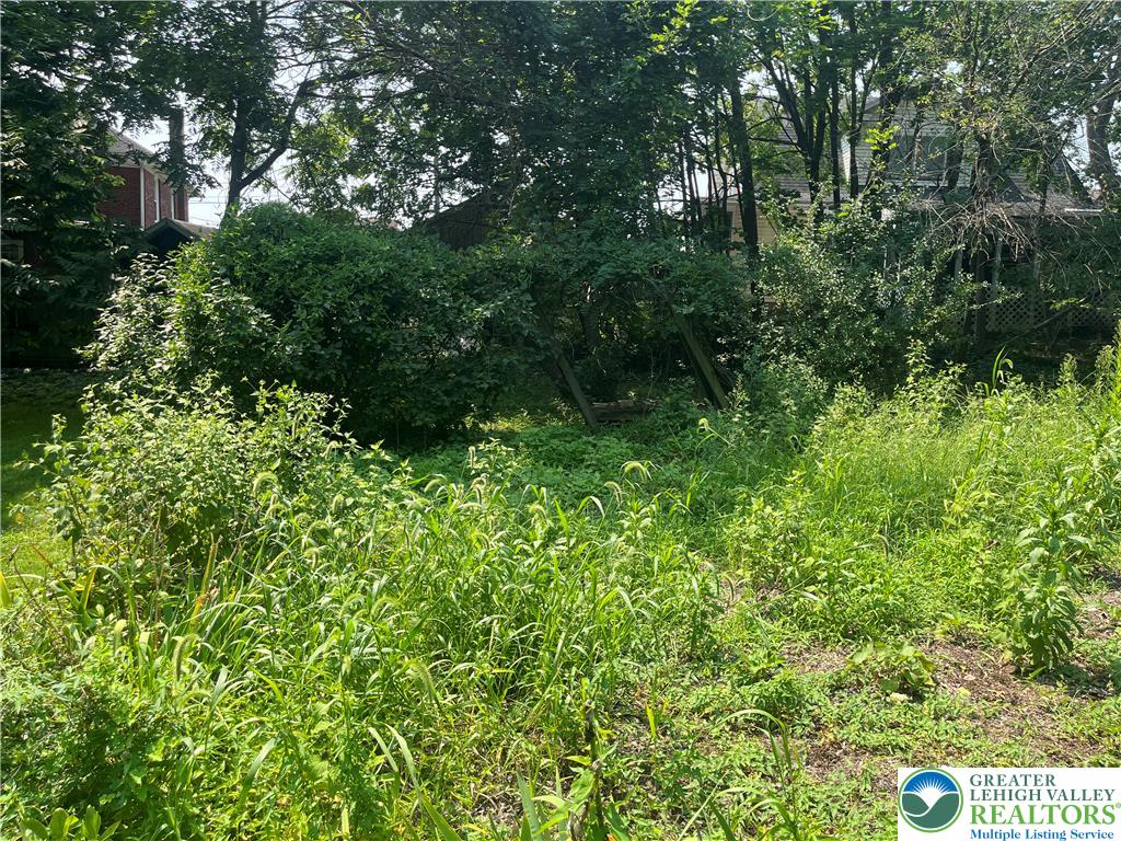 2300 Sycamore Street Property Photo 3