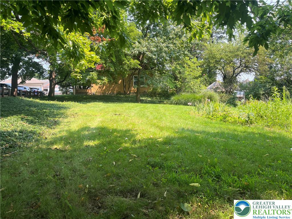 2300 Sycamore Street Property Photo 4