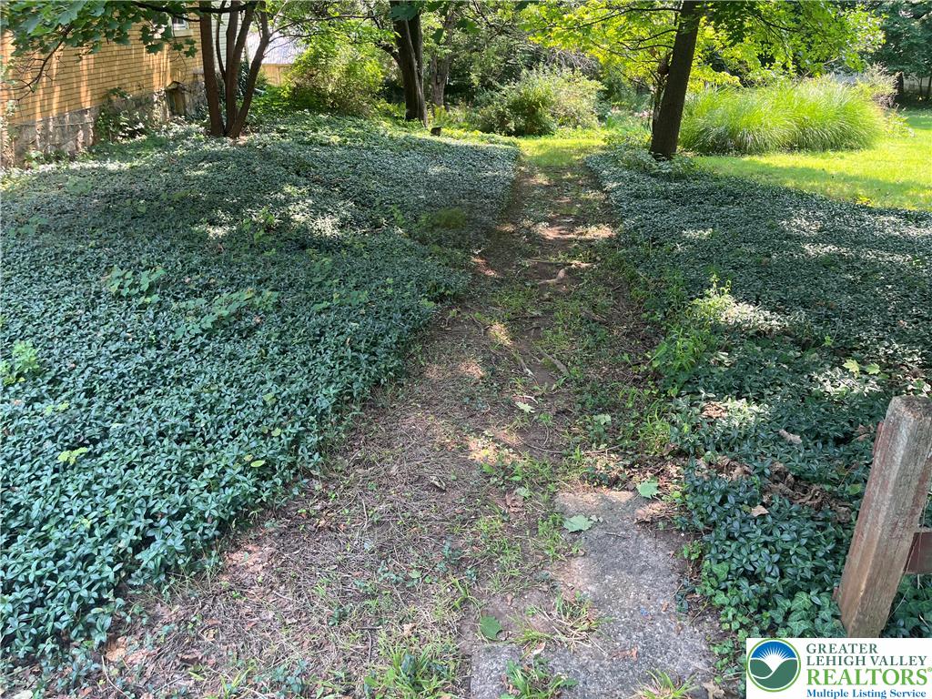 2300 Sycamore Street Property Photo 6