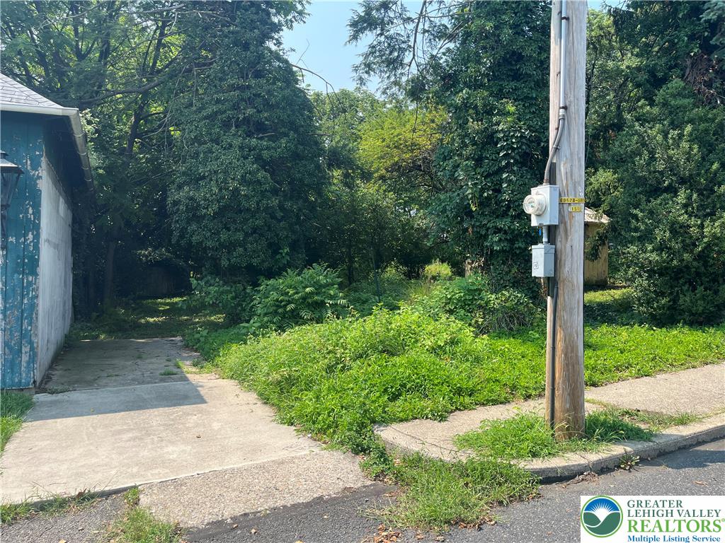 2300 Sycamore Street Property Photo 7