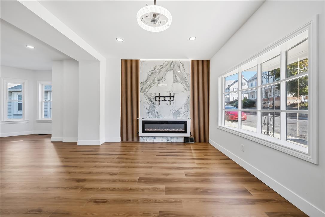 1826 Washington Avenue Property Photo 7