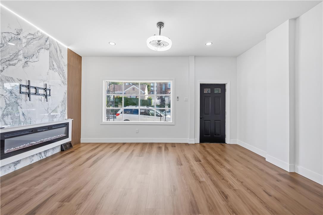 1826 Washington Avenue Property Photo 8