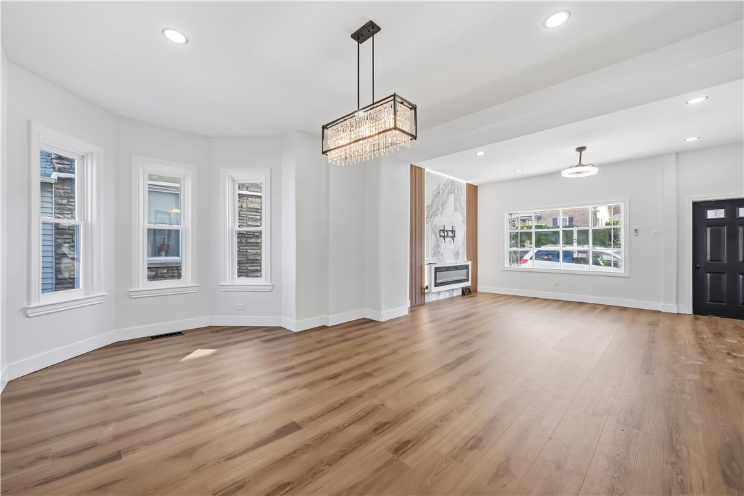1826 Washington Avenue Property Photo 9
