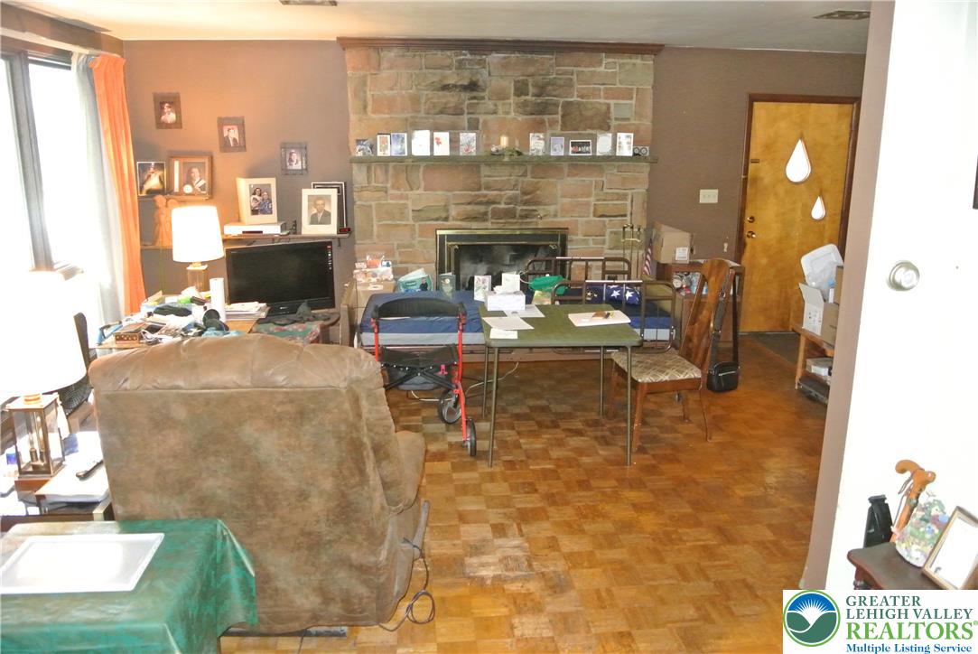 4515 East Texas Road Property Photo 6