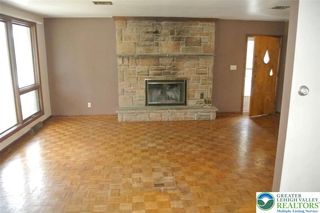 4515 East Texas Road Property Photo 7