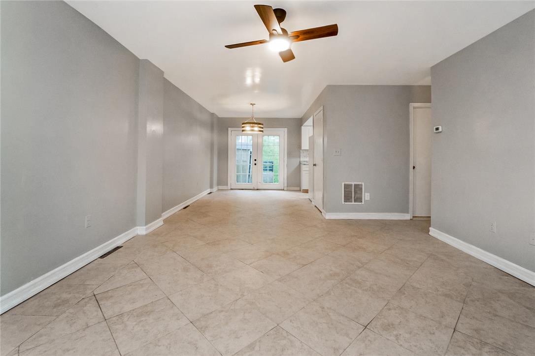 413 East Mosser Street Property Photo 6