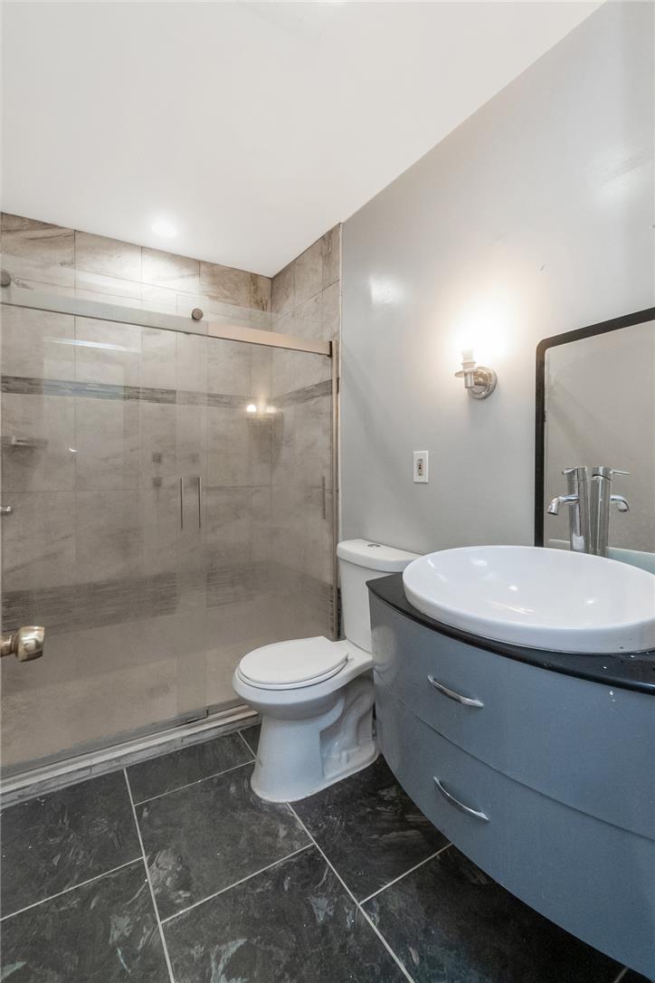 413 East Mosser Street Property Photo 24
