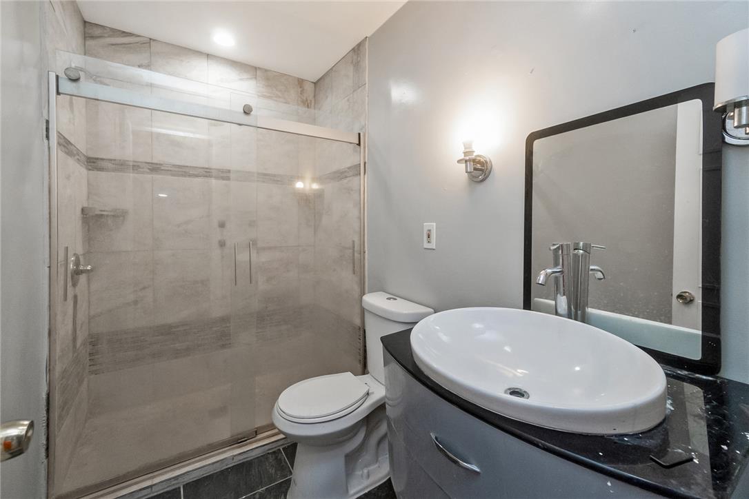 413 East Mosser Street Property Photo 25