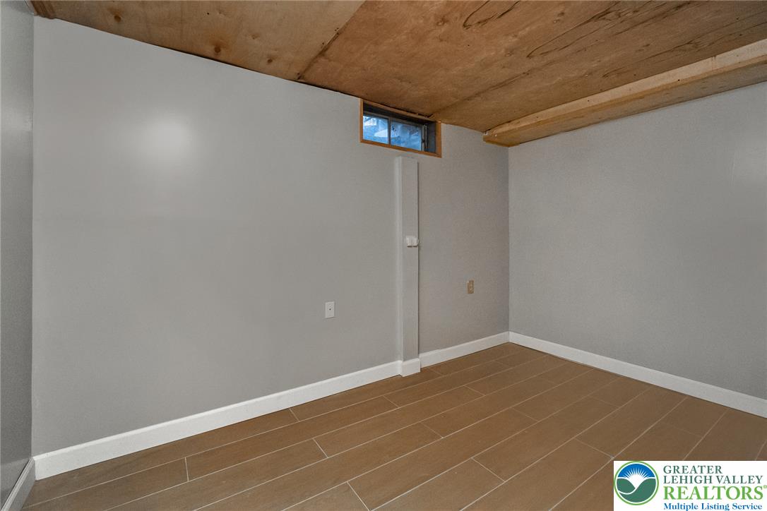 413 East Mosser Street Property Photo 33