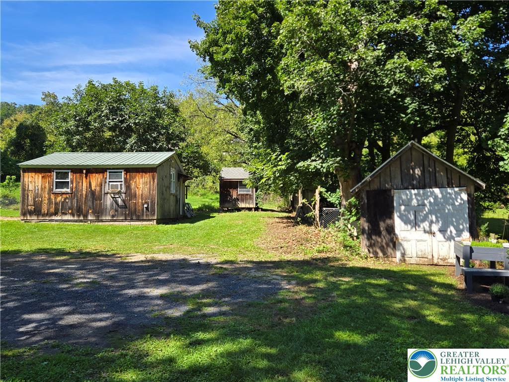 105 Browns Drive Property Photo 8
