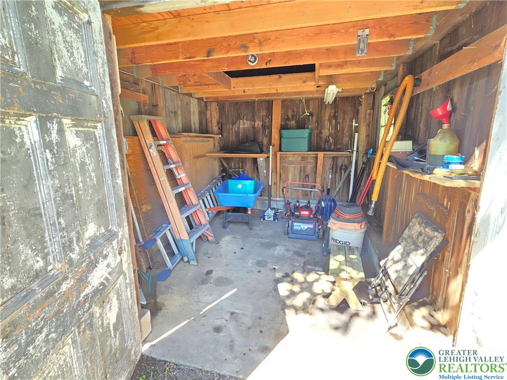105 Browns Drive Property Photo 9