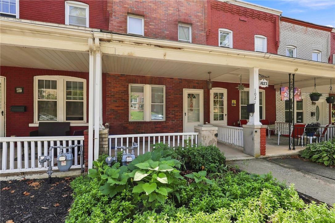 1021 Spring Property Photo 3
