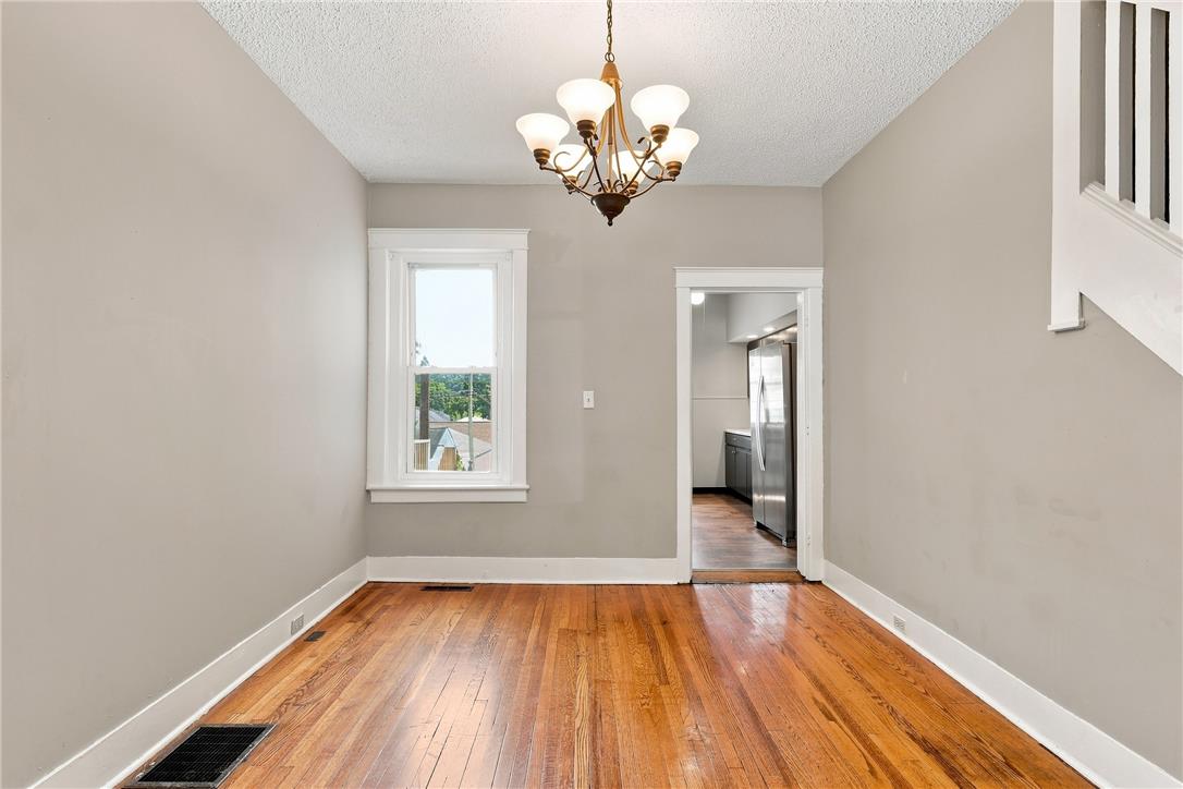 1021 Spring Property Photo 9