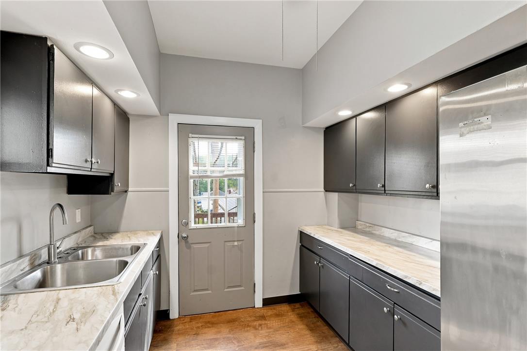 1021 Spring Property Photo 16
