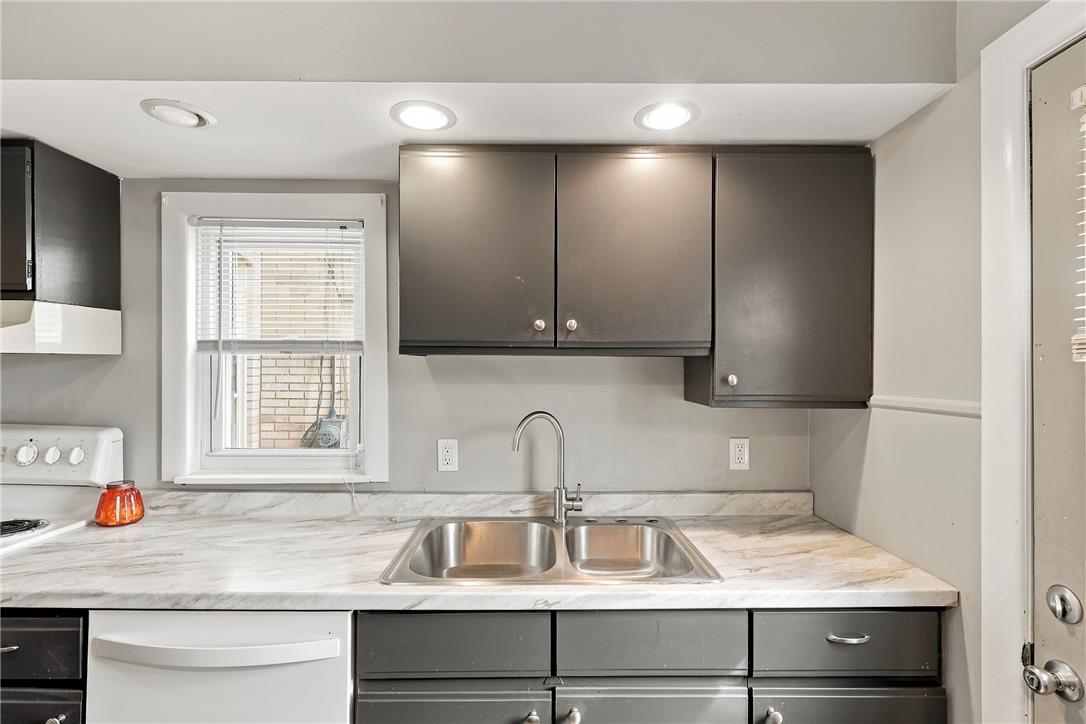 1021 Spring Property Photo 17