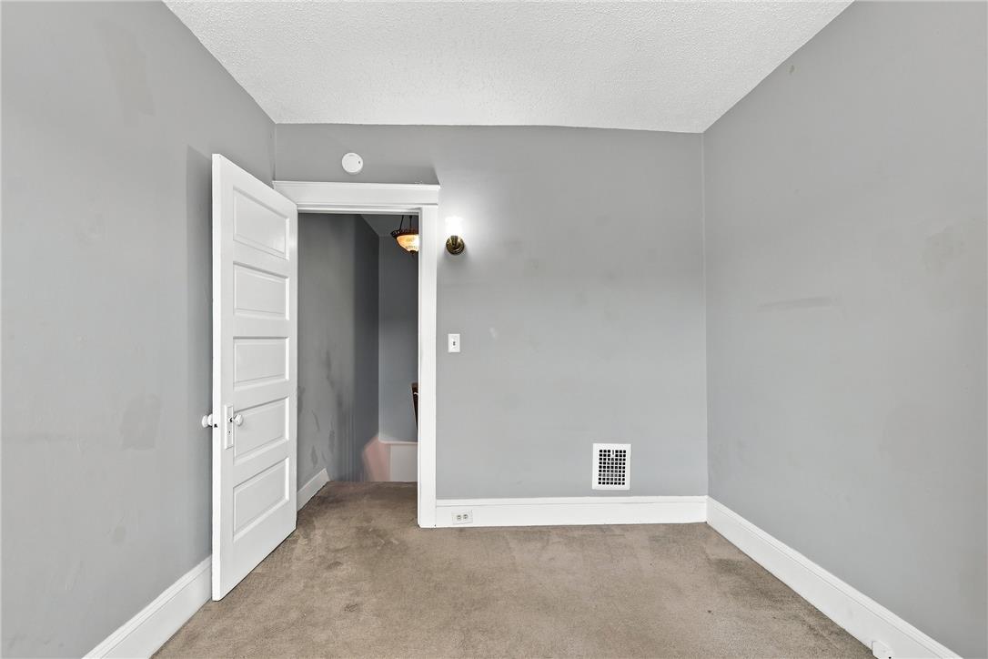1021 Spring Property Photo 28
