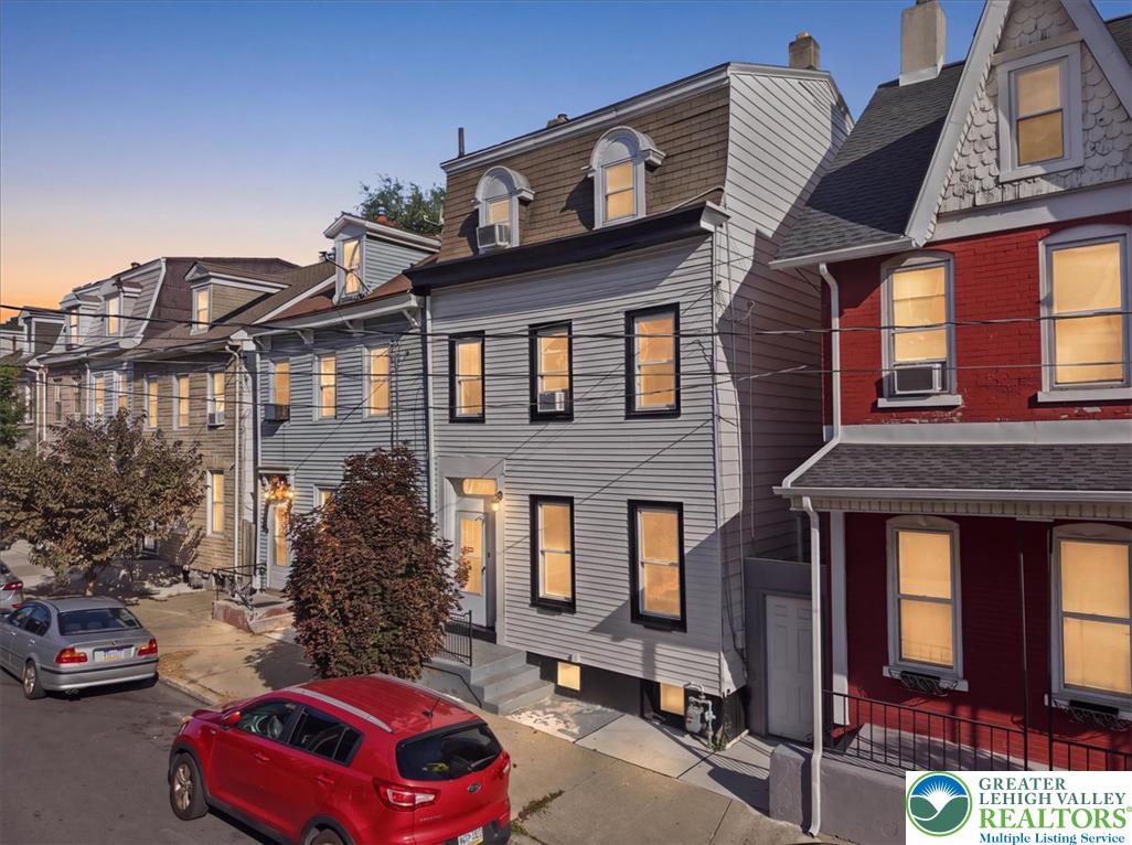 709 Ferry Street Property Photo 1