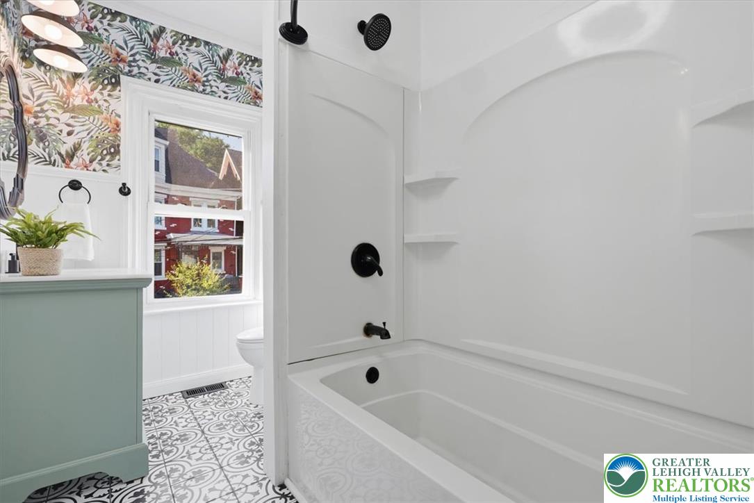 709 Ferry Street Property Photo 11