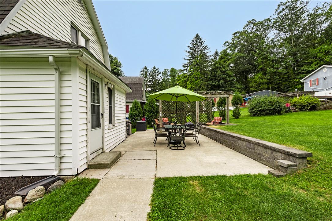 280 Oak Road Property Photo 4