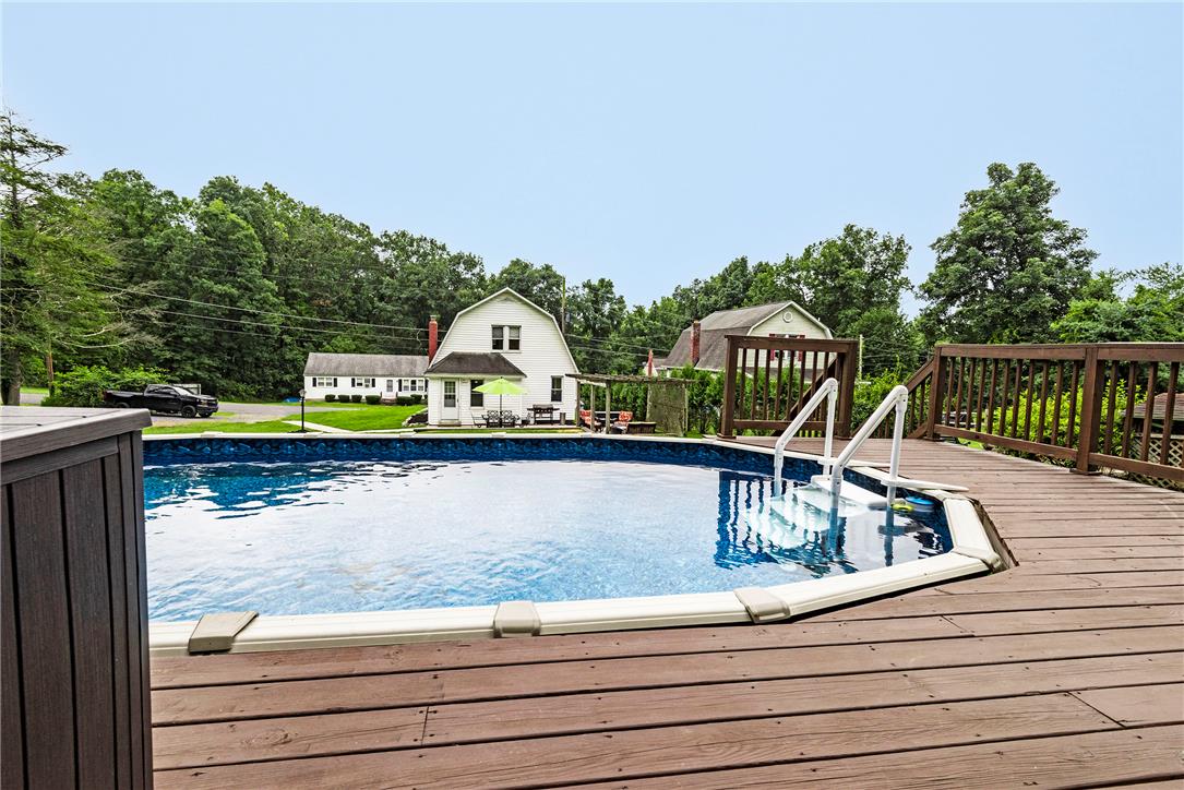 280 Oak Road Property Photo 6
