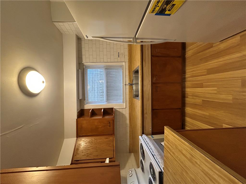 429 Maple Street Property Photo 7