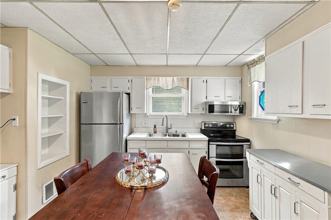 810 High Street Property Photo 23