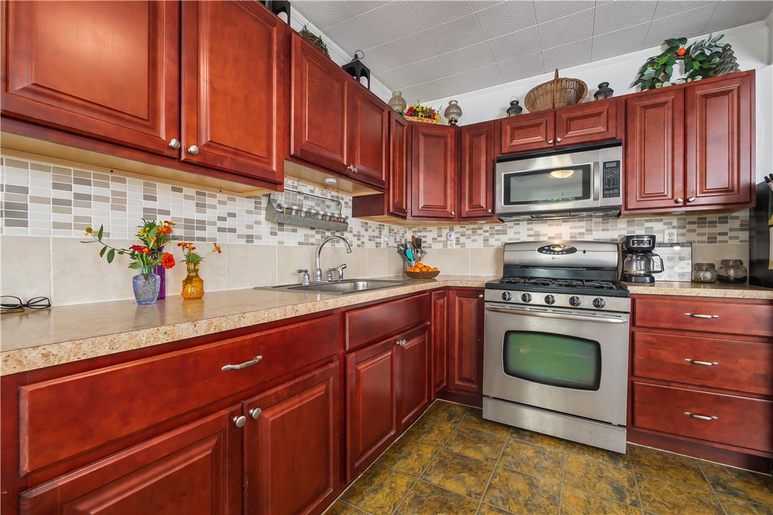 2355 Pennsylvania Avenue Property Photo 4