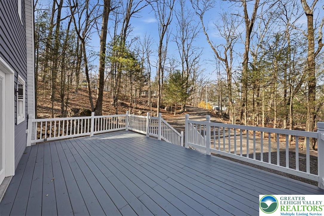 3257 Trafalgar Avenue Property Photo 2