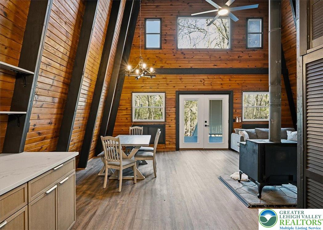 3257 Trafalgar Avenue Property Photo 8