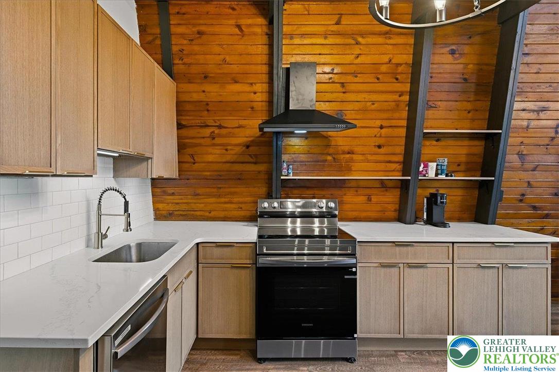 3257 Trafalgar Avenue Property Photo 11
