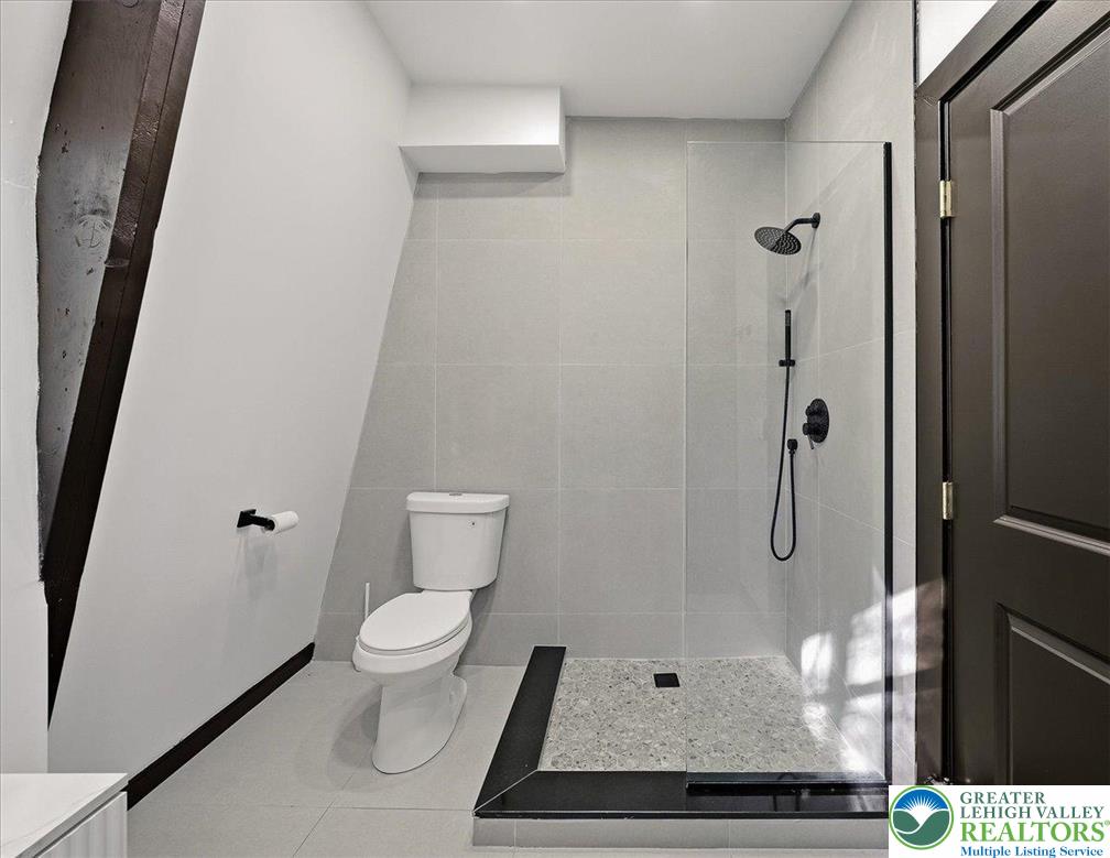 3257 Trafalgar Avenue Property Photo 16