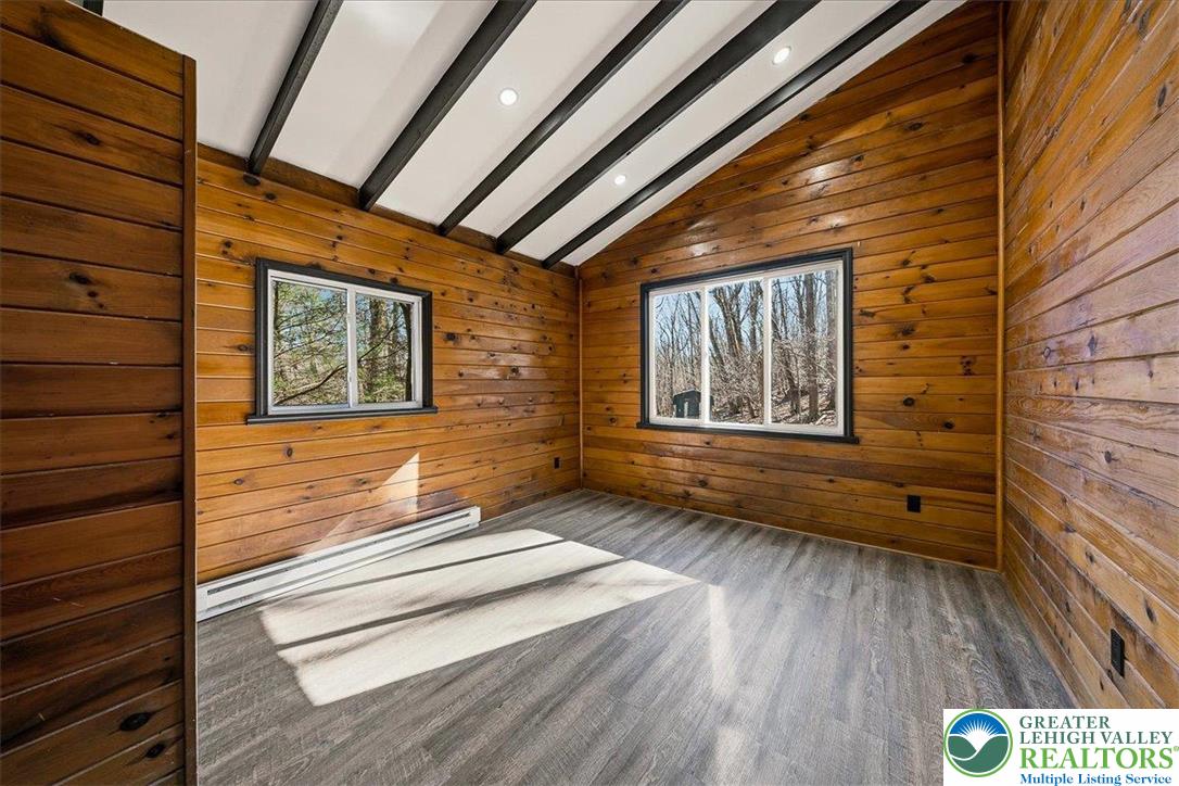 3257 Trafalgar Avenue Property Photo 20
