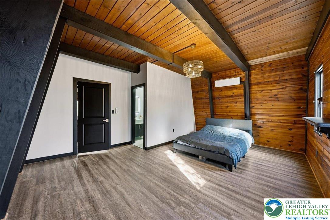 3257 Trafalgar Avenue Property Photo 25