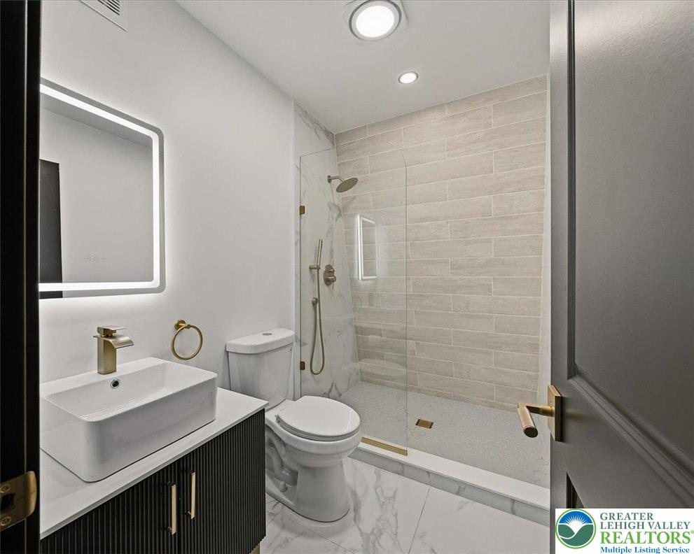 3257 Trafalgar Avenue Property Photo 26