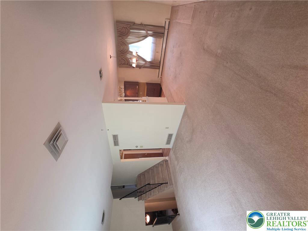 1058 Upper Nis Hollow Drive Property Photo 7