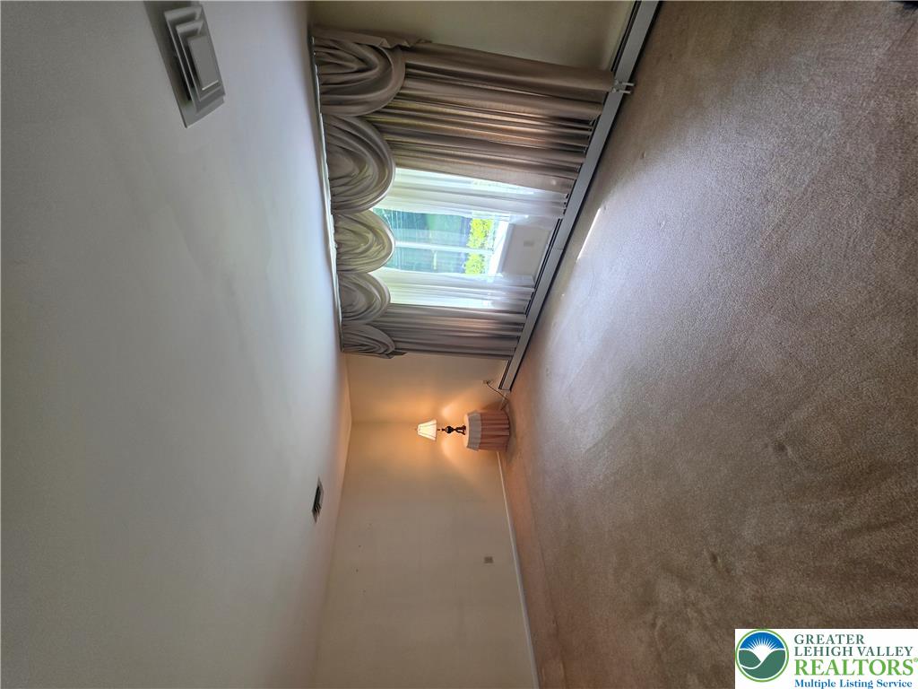 1058 Upper Nis Hollow Drive Property Photo 8