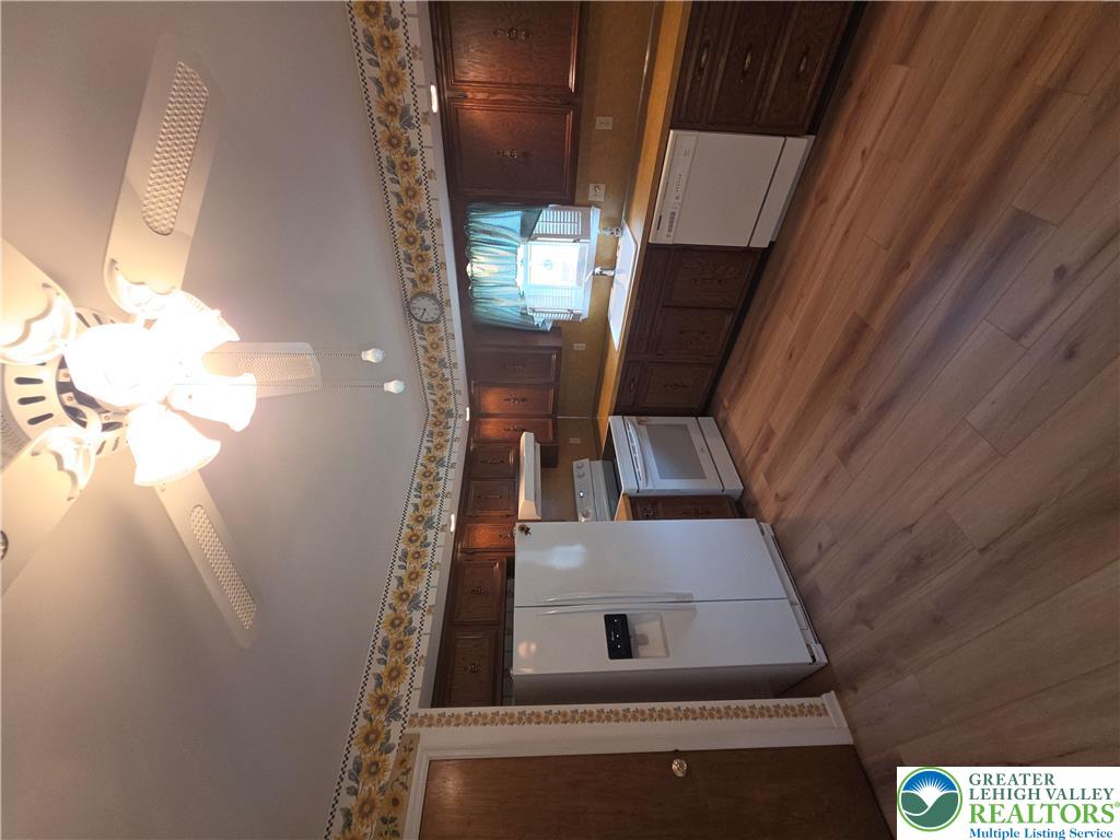 1058 Upper Nis Hollow Drive Property Photo 12