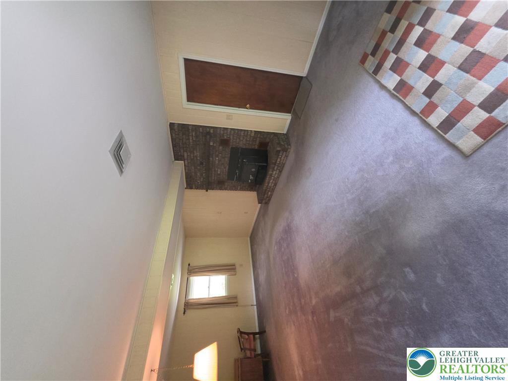 1058 Upper Nis Hollow Drive Property Photo 14