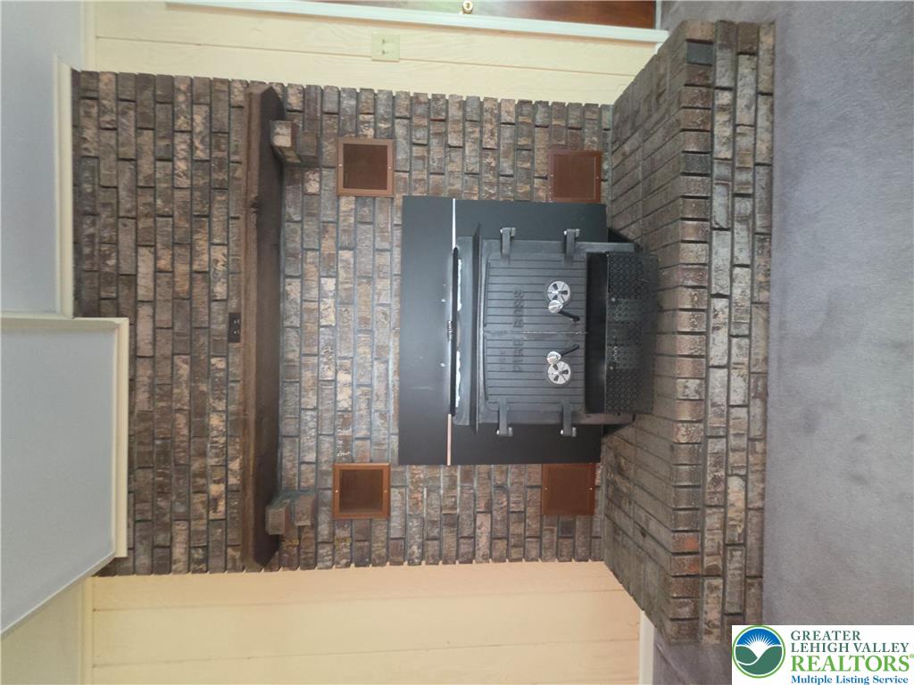 1058 Upper Nis Hollow Drive Property Photo 16