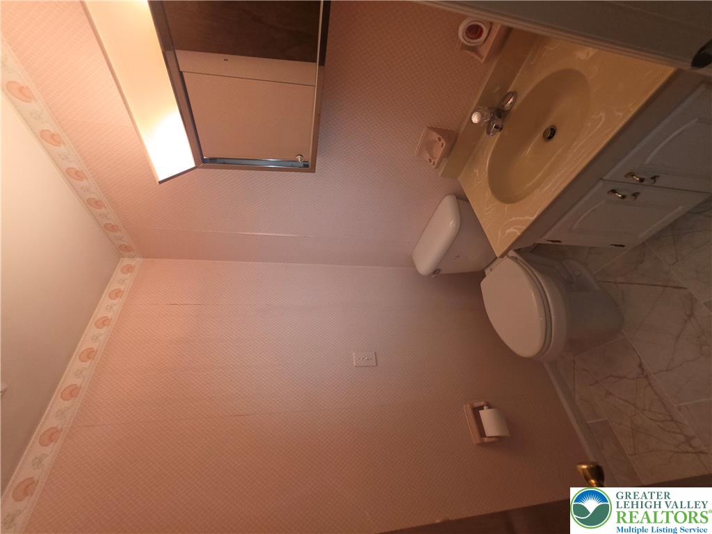 1058 Upper Nis Hollow Drive Property Photo 18
