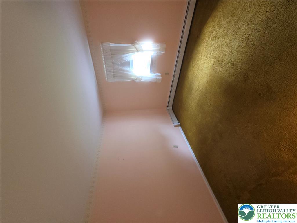 1058 Upper Nis Hollow Drive Property Photo 21