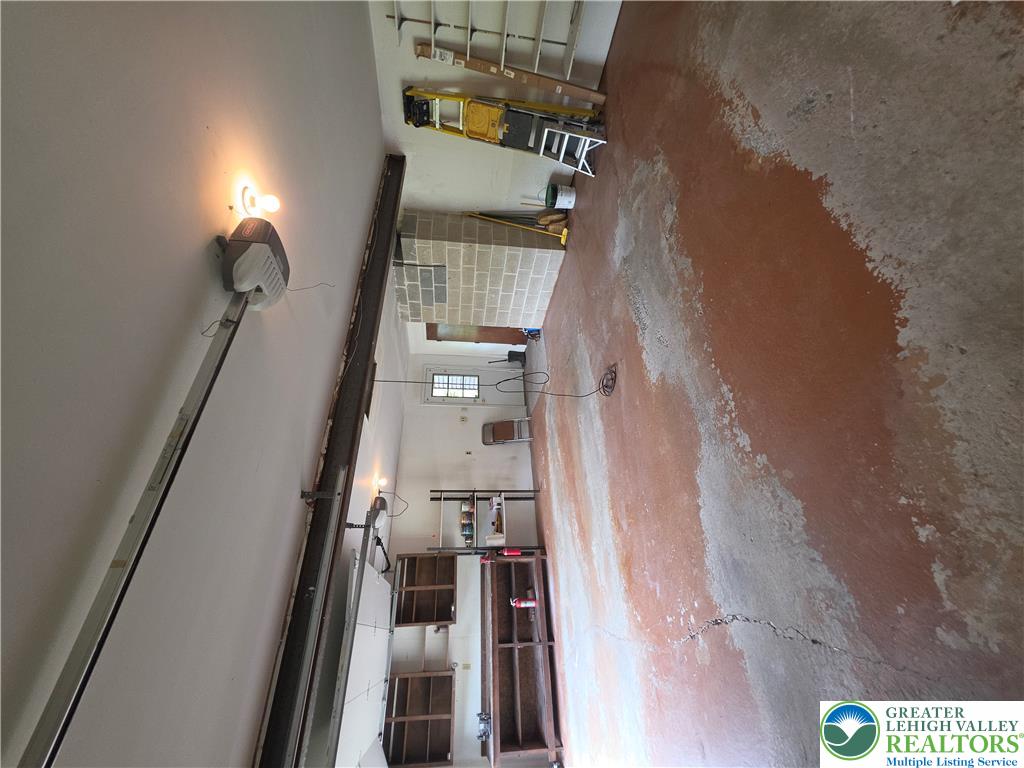 1058 Upper Nis Hollow Drive Property Photo 31
