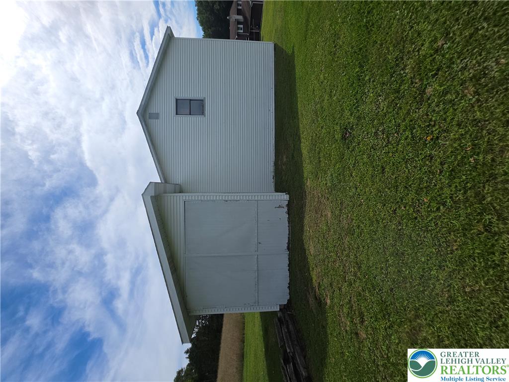 1058 Upper Nis Hollow Drive Property Photo 34