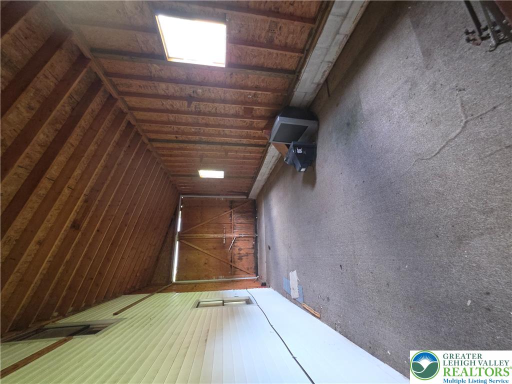 1058 Upper Nis Hollow Drive Property Photo 37