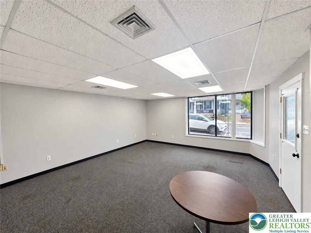 800 Main Street Property Photo 5