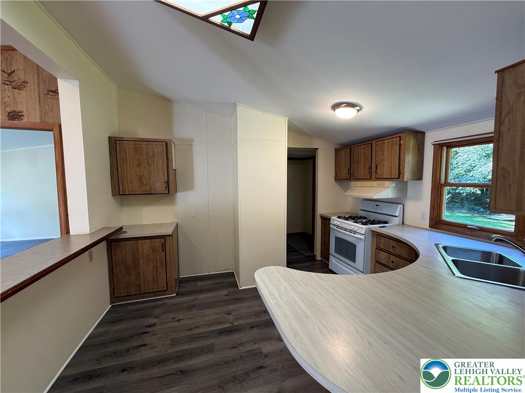 3240 Woodland Drive Property Photo 5