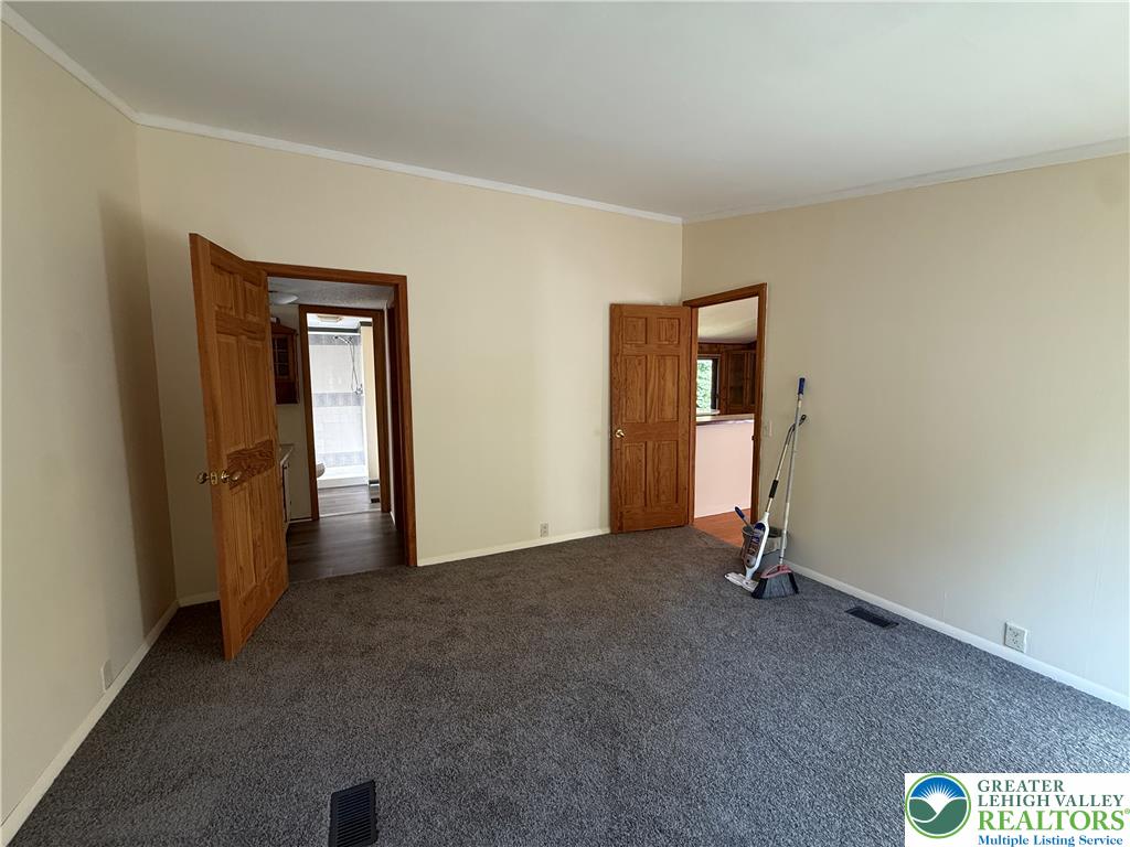 3240 Woodland Drive Property Photo 6