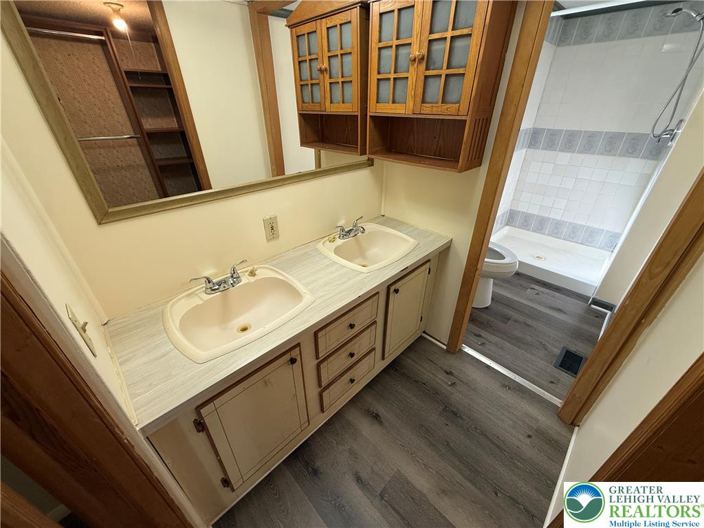3240 Woodland Drive Property Photo 8
