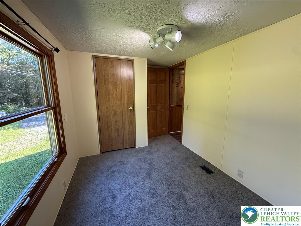 3240 Woodland Drive Property Photo 10