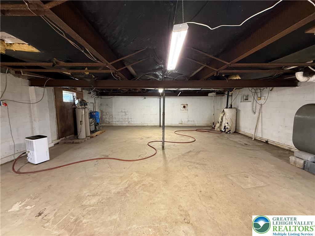 3240 Woodland Drive Property Photo 12